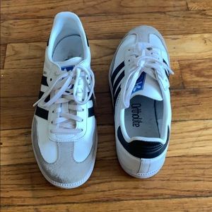 ADIDAS SNEAKER, Size 6 US